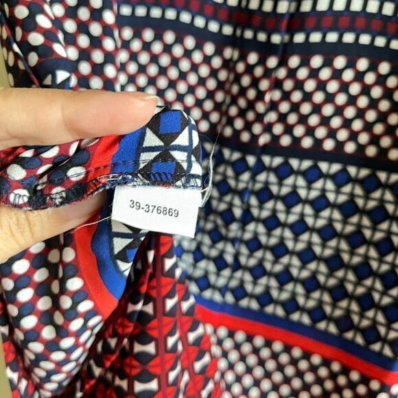 ANN TAYLOR BUTTON FRONT TANK TOP PRINTED WOMENS SIZE XS SEMI SHEER COLLARED NECK - Picture 6 of 7